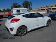 ✅ 2013 Hyundai Veloster Turbo • VIN: KMHTC6AE4DU158224 • Lot: 42725813. Wystawiony na IAAI z przebiegiem Nie podano. Bezpłatny archiwum sprzedaży aukcyjnych z USA i szczegółowy raport historii pojazdu na DreamBid. Zdjęcie 4.