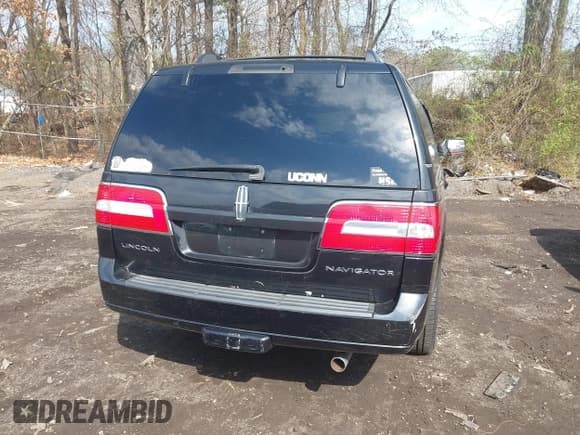 ✅ 2014 Lincoln Navigator • VIN: 5LMJJ3J56EEL04885 • Lot: 42051762. Listed on IAAI with 162,851 mi. Free auction sales archive from the USA and detailed vehicle history report at DreamBid. Image 16.
