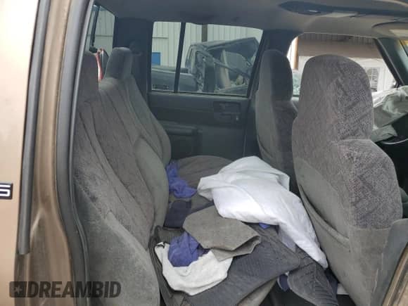 2002 Chevrolet S-10 LS с VIN 1GCDT13W02K128700, выставлен на аукционе Copart как лот 58935985 с пробегом Не указан миль и Списание • Salvage title. История ставок и продаж доступна на DreamBid. Изображение 10.