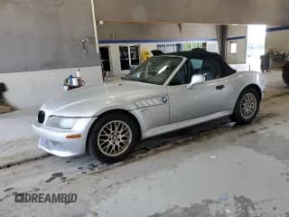 ✅ 2000 BMW Z3 2.8 • VIN: 4USCH3346YLF70999 • Лот: 64812415. Опубликован ранее на Copart с пробегом 129 833 миль. Бесплатный доступ к архиву аукционных продаж из США и подробный отчёт об истории автомобиля на DreamBid. Изображение 1.