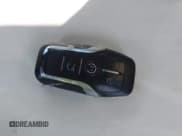 ✅ 2013 Lincoln MKZ • VIN: 3LN6L2J92DR801928 • Лот: 42518246. Опубликован ранее на IAAI с пробегом 173 157 миль. Бесплатный доступ к архиву аукционных продаж из США и подробный отчёт об истории автомобиля на DreamBid. Изображение 11.