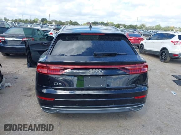 ✅ 2019 Audi Q8 Premium • VIN: WA1AVAF17KD010879 • Lot: 43273691. Wystawiony na IAAI z przebiegiem 53 279 mil. Bezpłatny archiwum sprzedaży aukcyjnych z USA i szczegółowy raport historii pojazdu na DreamBid. Zdjęcie 16.