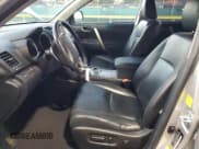 ✅ 2011 Toyota Highlander SE • VIN: 5TDBK3EH0BS069029 • Lot: 86654315. Listed on Copart with 95,296 mi. Free auction sales archive from the USA and detailed vehicle history report at DreamBid. Image 7.