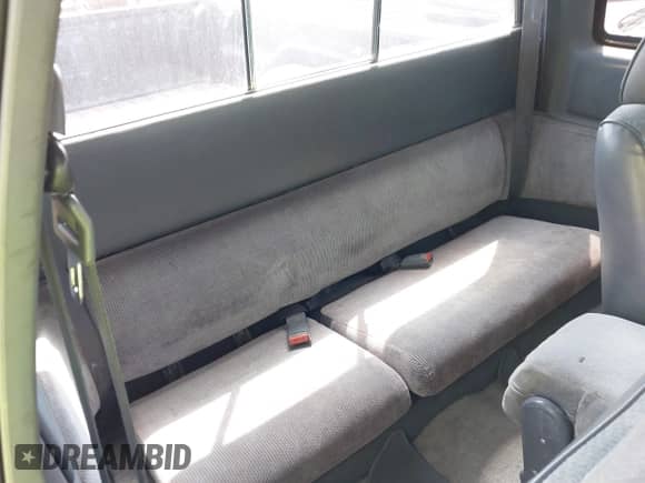 1992 Dodge Dakota z VIN 1B7GL23Y6NS508858, wystawiony jako IAAI lot #42380225 z przebiegiem 177 280 mil mil oraz . Historia ofert i sprzedaży dostępna na DreamBid. Obrazek 8.