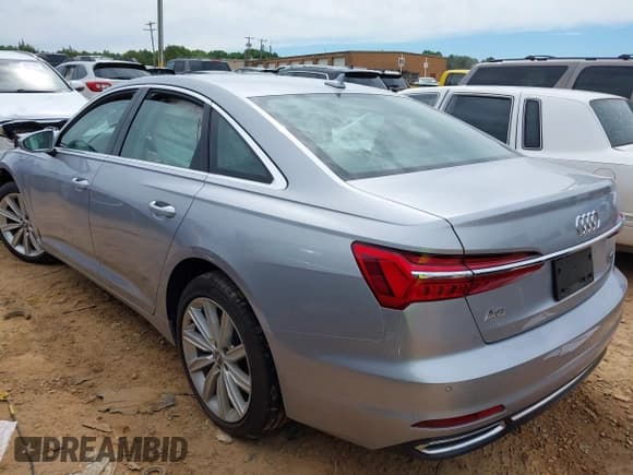 ✅ 2019 Audi A6 Premium • VIN: WAUD8AF25KN127502 • Lot: 42329915. Wystawiony na IAAI z przebiegiem 47 353 mil. Bezpłatny archiwum sprzedaży aukcyjnych z USA i szczegółowy raport historii pojazdu na DreamBid. Zdjęcie 3.