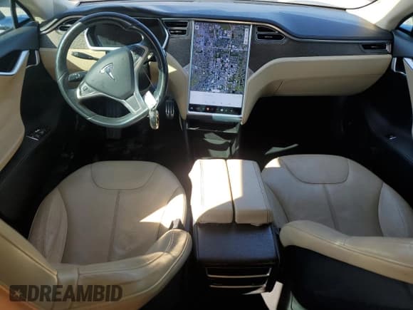 ✅ 2013 Tesla Model S • VIN: 5YJSA1CN1DFP24726 • Лот: 93295135. Опубликован ранее на Copart с пробегом 159 773 миль. Бесплатный доступ к архиву аукционных продаж из США и подробный отчёт об истории автомобиля на DreamBid. Изображение 8.