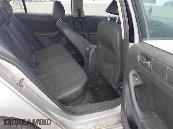 ✅ 2011 Volkswagen Jetta SE • VIN: 3VWDZ7AJ8BM328187 • Лот: 43210569. Опубликован ранее на IAAI с пробегом 234 097 миль. Бесплатный доступ к архиву аукционных продаж из США и подробный отчёт об истории автомобиля на DreamBid. Изображение 8.