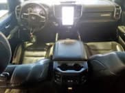 ✅ 2025 Ram 1500 Laramie • VIN: 1C6SRFJP4SN567662 • Лот: 91123465. Опубликован ранее на Copart с пробегом 46 673 миль. Бесплатный доступ к архиву аукционных продаж из США и подробный отчёт об истории автомобиля на DreamBid. Изображение 8.