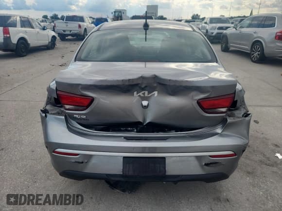 ✅ 2022 Kia Rio S • VIN: 3KPA24AD9NE462143 • Lot: 84396295. Wystawiony na Copart z przebiegiem 102 491 mil. Bezpłatny archiwum sprzedaży aukcyjnych z USA i szczegółowy raport historii pojazdu na DreamBid. Zdjęcie 6.