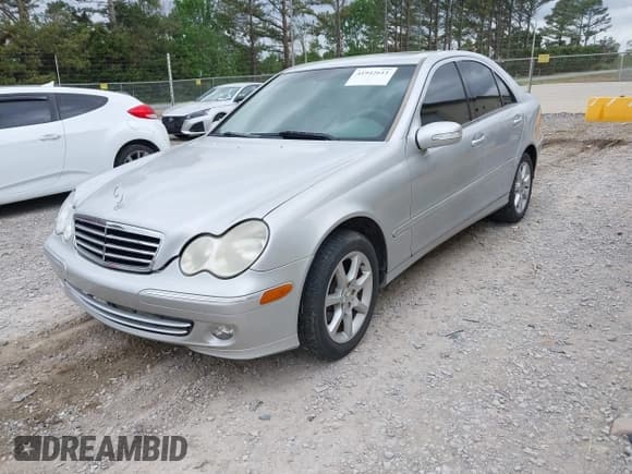 ✅ 2007 Mercedes-Benz C 280 Luxury • VIN: WDBRF92H07F876411 • Lot: 41942611. Wystawiony na IAAI z przebiegiem 250 976 mil. Bezpłatny archiwum sprzedaży aukcyjnych z USA i szczegółowy raport historii pojazdu na DreamBid. Zdjęcie 2.