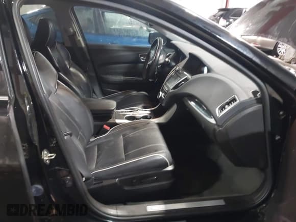 ✅ 2018 Acura TLX Technology • VIN: 19UUB3F56JA003336 • Lot: 43796531. Listed on IAAI with 68,844 mi. Free auction sales archive from the USA and detailed vehicle history report at DreamBid. Image 5.