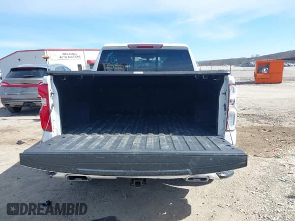 ✅ 2021 Chevrolet Silverado 1500 RST • VIN: 3GCUYEET4MG243452 • Лот: 41732000. Опубликован ранее на IAAI с пробегом 122 868 миль. Бесплатный доступ к архиву аукционных продаж из США и подробный отчёт об истории автомобиля на DreamBid. Изображение 17.