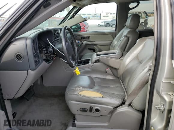 ✅ 2005 Chevrolet Avalanche LS • VIN: 3GNEC12Z95G213960 • Lot: 92238165. Wystawiony na Copart z przebiegiem Nie podano. Bezpłatny archiwum sprzedaży aukcyjnych z USA i szczegółowy raport historii pojazdu na DreamBid. Zdjęcie 7.