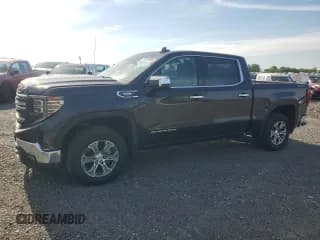 ✅ 2024 GMC Sierra 1500 SLT • VIN: 3GTUUDE8XRG159015 • Лот: 56233985. Опубликован ранее на Copart с пробегом 9 606 миль. Бесплатный доступ к архиву аукционных продаж из США и подробный отчёт об истории автомобиля на DreamBid. Изображение 1.