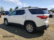 ✅ 2021 Chevrolet Traverse LT • VIN: 1GNEVHKW9MJ235799 • Lot: 62267434. Wystawiony na Copart z przebiegiem 54 602 mil. Bezpłatny archiwum sprzedaży aukcyjnych z USA i szczegółowy raport historii pojazdu na DreamBid. Zdjęcie 2.