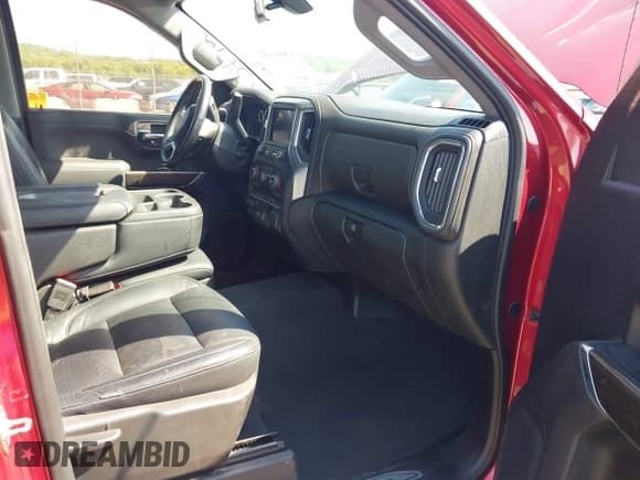 ✅ 2019 Chevrolet Silverado 1500 LT • VIN: 1GCUYDED0KZ156731 • Lot: 43013452. Wystawiony na IAAI z przebiegiem 61 357 mil. Bezpłatny archiwum sprzedaży aukcyjnych z USA i szczegółowy raport historii pojazdu na DreamBid. Zdjęcie 5.