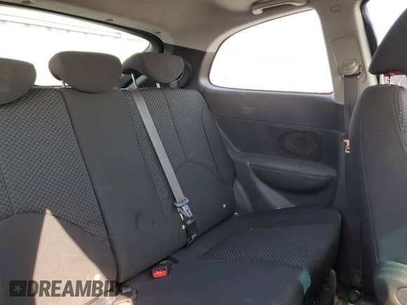 2011 Hyundai Accent L z VIN KMHCN3BC6BU206244, wystawiony jako Copart lot #71718484 z przebiegiem 206 718 mil mil oraz Czysty tytuł • Clean title. Historia ofert i sprzedaży dostępna na DreamBid. Obrazek 10.