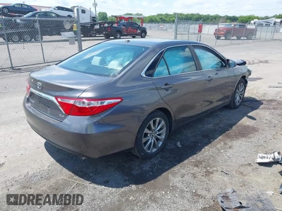 ✅ 2015 Toyota Camry XSE • VIN: 4T1BK1FK4FU560800 • Лот: 42374801. Опубликован ранее на IAAI с пробегом 59 690 миль. Бесплатный доступ к архиву аукционных продаж из США и подробный отчёт об истории автомобиля на DreamBid. Изображение 4.