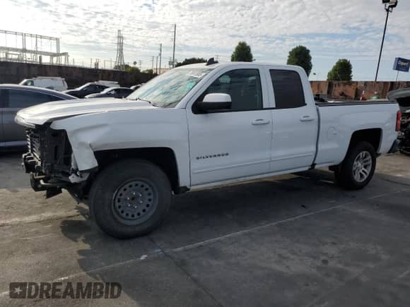 2019 Chevrolet Silverado 1500 LT с VIN 2GCRCPEC4K1105027, выставлен на аукционе Copart как лот 70841985 с пробегом 141 162 миль миль и Списание • Salvage title. История ставок и продаж доступна на DreamBid. Изображение 1.