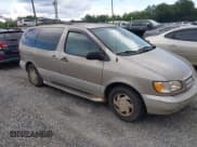 ✅ 2000 Toyota Sienna LE • VIN: 4T3ZF13C5YU223448 • Lot: 42881365. Listed on IAAI with 221,542 mi. Free auction sales archive from the USA and detailed vehicle history report at DreamBid. Image 1.