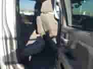 2019 Chevrolet Silverado 1500 LT z VIN 2GCRCPEC4K1119591, wystawiony jako IAAI lot #43316471 z przebiegiem 36 980 mil mil oraz . Historia ofert i sprzedaży dostępna na DreamBid. Obrazek 8.