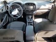 ✅ 2022 Kia Soul LX • VIN: KNDJ23AUXN7826161 • Lot: 70926325. Wystawiony na Copart z przebiegiem 91 604 mil. Bezpłatny archiwum sprzedaży aukcyjnych z USA i szczegółowy raport historii pojazdu na DreamBid. Zdjęcie 8.