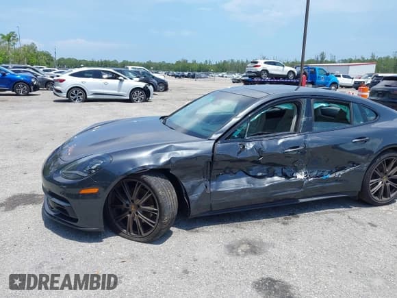 ✅ 2019 Porsche Panamera • VIN: WP0AA2A73KL102158 • Lot: 42342864. Listed on IAAI with Not provided. Free auction sales archive from the USA and detailed vehicle history report at DreamBid. Image 6.