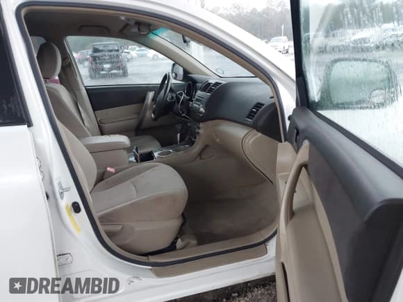 ✅ 2008 Toyota Highlander Sport • VIN: JTEDS43A882027045 • Lot: 43856807. Listed on IAAI with 137,022 mi. Free auction sales archive from the USA and detailed vehicle history report at DreamBid. Image 5.