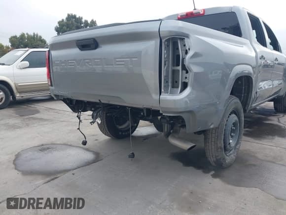 ✅ 2023 Chevrolet Colorado 2WD Work Truck • VIN: 1GCGSBEC8P1176774 • Лот: 43587268. Опубликован ранее на IAAI с пробегом 37 626 миль. Бесплатный доступ к архиву аукционных продаж из США и подробный отчёт об истории автомобиля на DreamBid. Изображение 19.