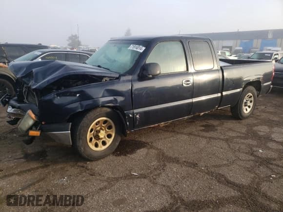 ✅ 2005 Chevrolet Silverado 1500 • VIN: 1GCEC19XX5Z227346 • Лот: 71914014. Опубликован ранее на Copart с пробегом Не указан. Бесплатный доступ к архиву аукционных продаж из США и подробный отчёт об истории автомобиля на DreamBid. Изображение 1.