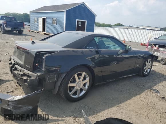 ✅ 2004 Cadillac XLR • VIN: 1G6YV34A245601303 • Lot: 57644265. Wystawiony na Copart z przebiegiem 27 898 mil. Bezpłatny archiwum sprzedaży aukcyjnych z USA i szczegółowy raport historii pojazdu na DreamBid. Zdjęcie 3.