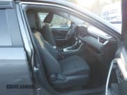 ✅ 2021 Toyota RAV4 LE • VIN: 2T3F1RFV2MC205336 • Лот: 43637964. Опубликован ранее на IAAI с пробегом 56 341 миль. Бесплатный доступ к архиву аукционных продаж из США и подробный отчёт об истории автомобиля на DreamBid. Изображение 5.