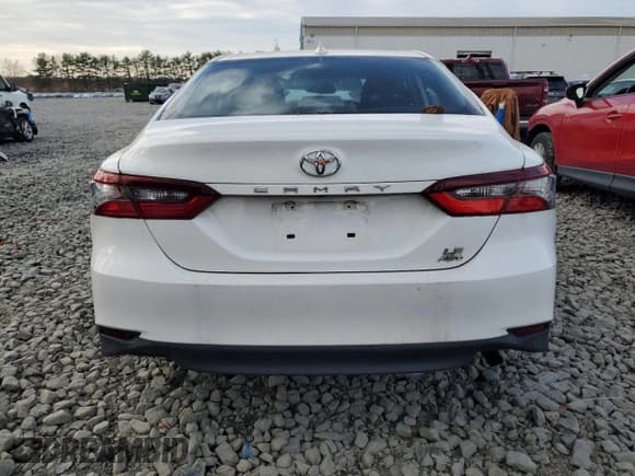 ✅ 2021 Toyota Camry LE • VIN: 4T1R11BKXMU037950 • Lot: 90586435. Listed on Copart with 16,078 mi. Free auction sales archive from the USA and detailed vehicle history report at DreamBid. Image 6.