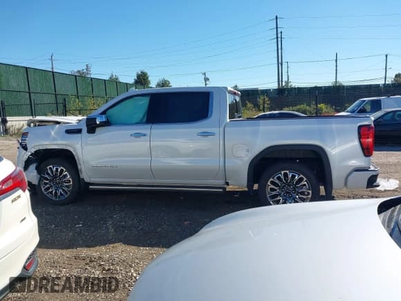 ✅ 2025 GMC Sierra 1500 Denali Ultimate • VIN: 1GTUUHE89SZ160900 • Лот: 43421077. Опубликован ранее на IAAI с пробегом 6 086 миль. Бесплатный доступ к архиву аукционных продаж из США и подробный отчёт об истории автомобиля на DreamBid. Изображение 14.