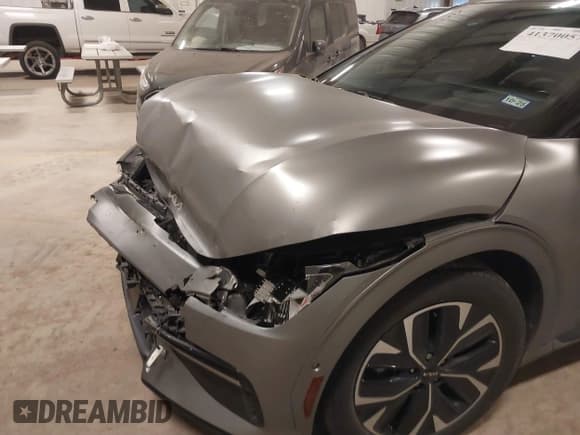 ✅ 2024 Kia EV6 GT-Line • VIN: KNDC44LA7R5169560 • Lot: 41370057. Listed on IAAI with 27,366 mi. Free auction sales archive from the USA and detailed vehicle history report at DreamBid. Image 6.