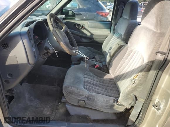 ✅ 2001 Chevrolet S-10 • VIN: 1GCCS14591K110912 • Лот: 86853354. Опубликован ранее на Copart с пробегом 289 667 миль. Бесплатный доступ к архиву аукционных продаж из США и подробный отчёт об истории автомобиля на DreamBid. Изображение 7.