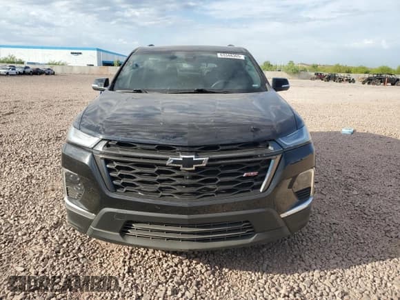 ✅ 2022 Chevrolet Traverse RS • VIN: 1GNERJKW9NJ186505 • Lot: 63348365. Wystawiony na Copart z przebiegiem 48 990 mil. Bezpłatny archiwum sprzedaży aukcyjnych z USA i szczegółowy raport historii pojazdu na DreamBid. Zdjęcie 5.