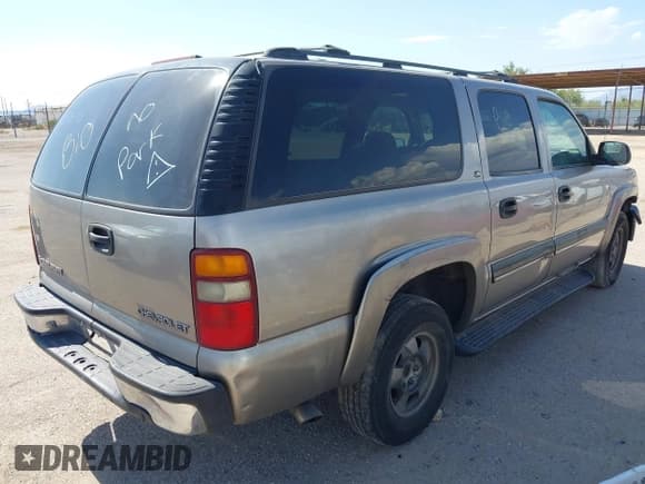 ✅ 2001 Chevrolet Suburban LS • VIN: 3GNEC16T71G284798 • Лот: 42501041. Опубликован ранее на IAAI с пробегом 254 858 миль. Бесплатный доступ к архиву аукционных продаж из США и подробный отчёт об истории автомобиля на DreamBid. Изображение 4.
