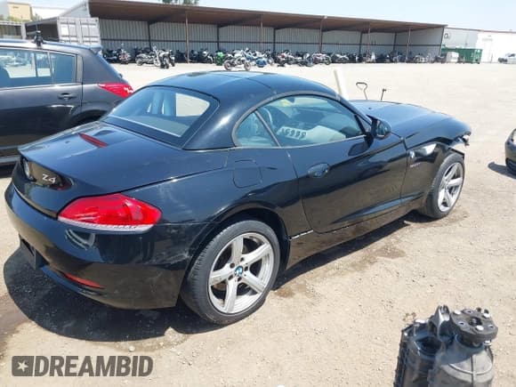 ✅ 2011 BMW Z4 sDrive30i • VIN: WBALM5C50BE378084 • Lot: 42595424. Listed on IAAI with Not provided. Free auction sales archive from the USA and detailed vehicle history report at DreamBid. Image 4.