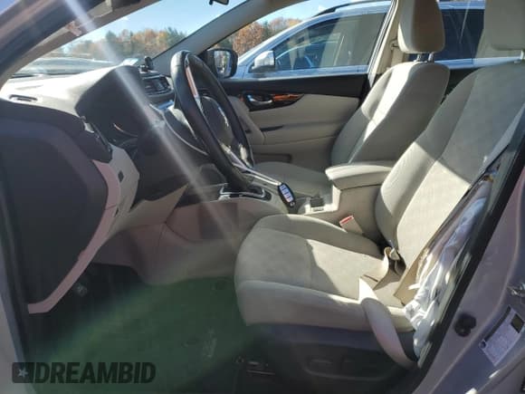 ✅ 2019 Nissan Rogue S • VIN: JN1BJ1CR5KW626135 • Lot: 90639455. Wystawiony na Copart z przebiegiem 75 288 mil. Bezpłatny archiwum sprzedaży aukcyjnych z USA i szczegółowy raport historii pojazdu na DreamBid. Zdjęcie 7.