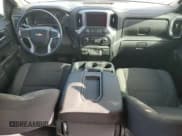 ✅ 2021 Chevrolet Silverado 1500 LT • VIN: 3GCUYDET3MG106979 • Lot: 68512504. Wystawiony na Copart z przebiegiem Nie podano. Bezpłatny archiwum sprzedaży aukcyjnych z USA i szczegółowy raport historii pojazdu na DreamBid. Zdjęcie 8.