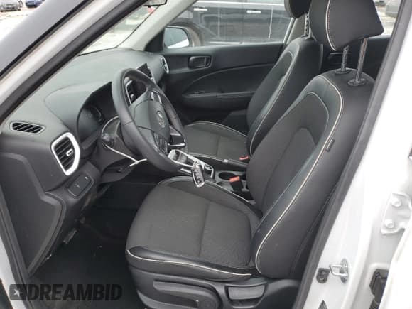 ✅ 2023 Hyundai Venue SEL • VIN: KMHRC8A38PU221723 • Lot: 47937895. Wystawiony na Copart z przebiegiem 33 550 mil. Bezpłatny archiwum sprzedaży aukcyjnych z USA i szczegółowy raport historii pojazdu na DreamBid. Zdjęcie 7.