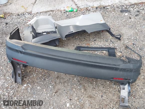 ✅ 2021 Toyota Sienna LE • VIN: 5TDKRKEC9MS032378 • Lot: 43665839. Listed on IAAI with 26,979 mi. Free auction sales archive from the USA and detailed vehicle history report at DreamBid. Image 12.