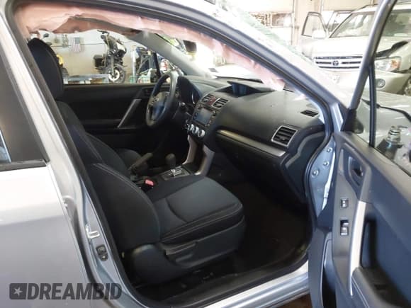 ✅ 2016 Subaru Forester 2.5i • VIN: JF2SJABC3GH564354 • Lot: 43068933. Wystawiony na IAAI z przebiegiem 75 597 mil. Bezpłatny archiwum sprzedaży aukcyjnych z USA i szczegółowy raport historii pojazdu na DreamBid. Zdjęcie 5.