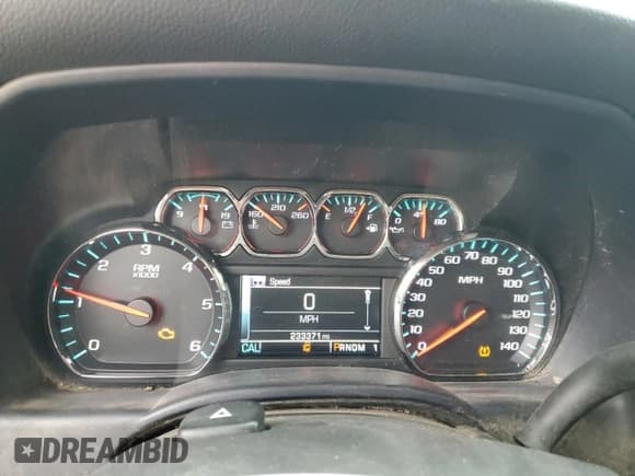 ✅ 2015 Chevrolet Silverado 2500HD LT • VIN: 1GC2KVEG3FZ512023 • Lot: 68147805. Wystawiony na Copart z przebiegiem 233 371 mil. Bezpłatny archiwum sprzedaży aukcyjnych z USA i szczegółowy raport historii pojazdu na DreamBid. Zdjęcie 9.