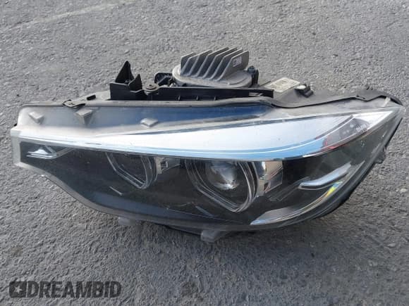 ✅ 2018 BMW 4 Series 430i • VIN: WBA4W3C50JAC97081 • Lot: 43368428. Wystawiony na IAAI z przebiegiem 107 382 mil. Bezpłatny archiwum sprzedaży aukcyjnych z USA i szczegółowy raport historii pojazdu na DreamBid. Zdjęcie 12.