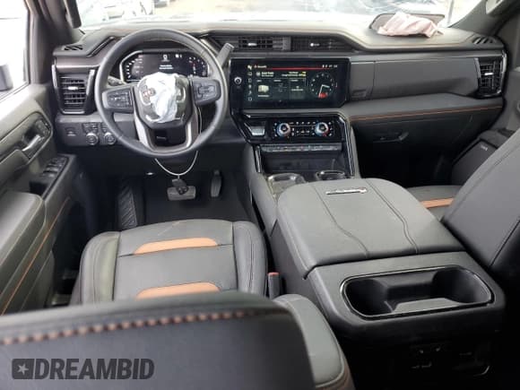 ✅ 2025 GMC Sierra 2500HD AT4 • VIN: 1GT4UPE78SF130127 • Lot: 80673285. Wystawiony na Copart z przebiegiem Nie podano. Bezpłatny archiwum sprzedaży aukcyjnych z USA i szczegółowy raport historii pojazdu na DreamBid. Zdjęcie 8.