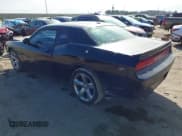 ✅ 2013 Dodge Challenger R/T • VIN: 2C3CDYBT4DH700326 • Lot: 41382862. Wystawiony na IAAI z przebiegiem 136 070 mil. Bezpłatny archiwum sprzedaży aukcyjnych z USA i szczegółowy raport historii pojazdu na DreamBid. Zdjęcie 3.