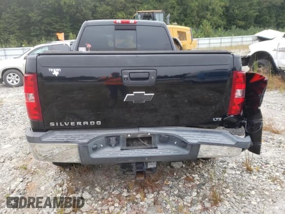 ✅ 2013 Chevrolet Silverado 2500HD LTZ • VIN: 1GC1KYE87DF169768 • Lot: 71650664. Wystawiony na Copart z przebiegiem 176 522 mil. Bezpłatny archiwum sprzedaży aukcyjnych z USA i szczegółowy raport historii pojazdu na DreamBid. Zdjęcie 6.