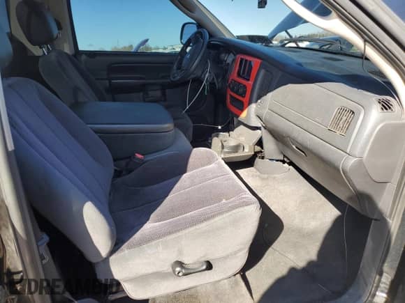 2005 Dodge 1500 SLT z VIN 1D7HA16D25J535578, wystawiony jako Copart lot #49976875 z przebiegiem 126 139 mil mil oraz Szkoda całkowita • Salvage title. Historia ofert i sprzedaży dostępna na DreamBid. Obrazek 11.